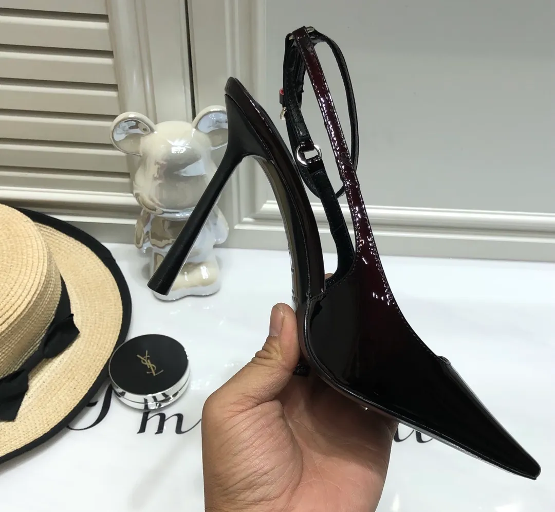 👟👟Ex-factory price 560👟👟 Top quality Saint Laurent/Yves Saint Laurent 2024 spring and summer new style👠Small square toe high heels of the same style as Rose. The layered leather high heels are very good at modifying the foot shape. In recent years, SLP has become more and more understanding of women in high heels. ysl beautiful high heels 👠Number of yards: 35-40 (41 customized, non-returnable) Upper: open edge beaded cowhide/patent leather, lining Imported sheepskin lining, sole: genuine leather outsole, heel height: 10cm (heel imported from Italy)